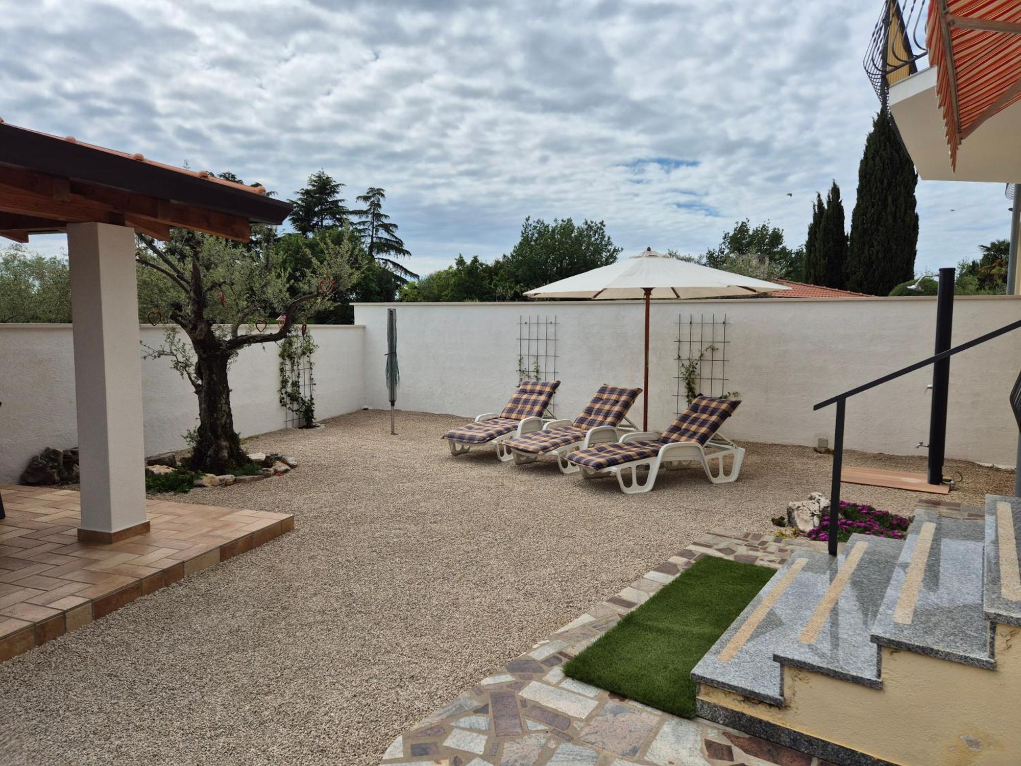 Apartment Vinja Porec - Privat Garden - Whirlpool Dış mekan fotoğraf